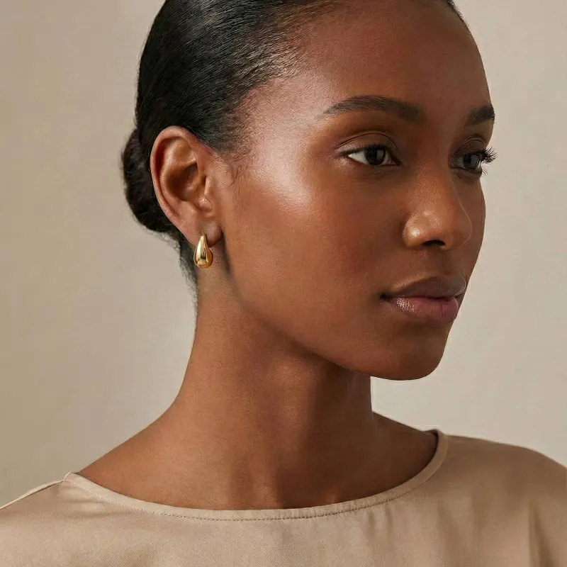 Larme Luxe Teardrop Studs 1